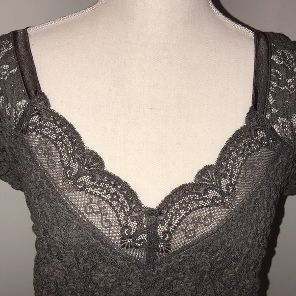 CAbi Lace Top - style #829 - size large NWOT - Picture 4 of 6